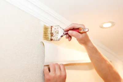 Pose de papier peint à Lhomme — revêtements muraux et toiles de verre